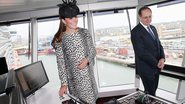 Imagem Aos 8 meses de gravidez, Kate Middleton inaugura navio 