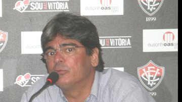 Imagem Vice-presidente do Vitória é contra jogar na Arena Fonte Nova