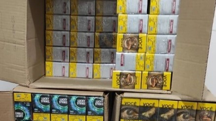 Imagem Mais de 1,3 mil maços de cigarro clandestino são apreendidos pela Polícia Rodoviária