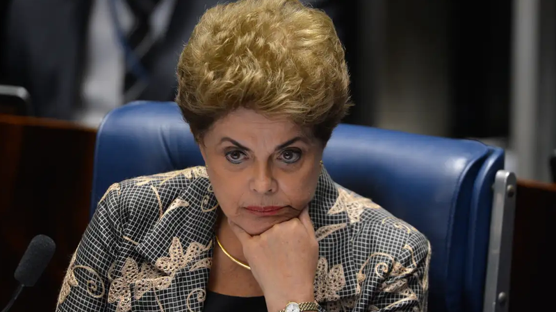 Justiça determina indenização de R$ 400 mil a Dilma