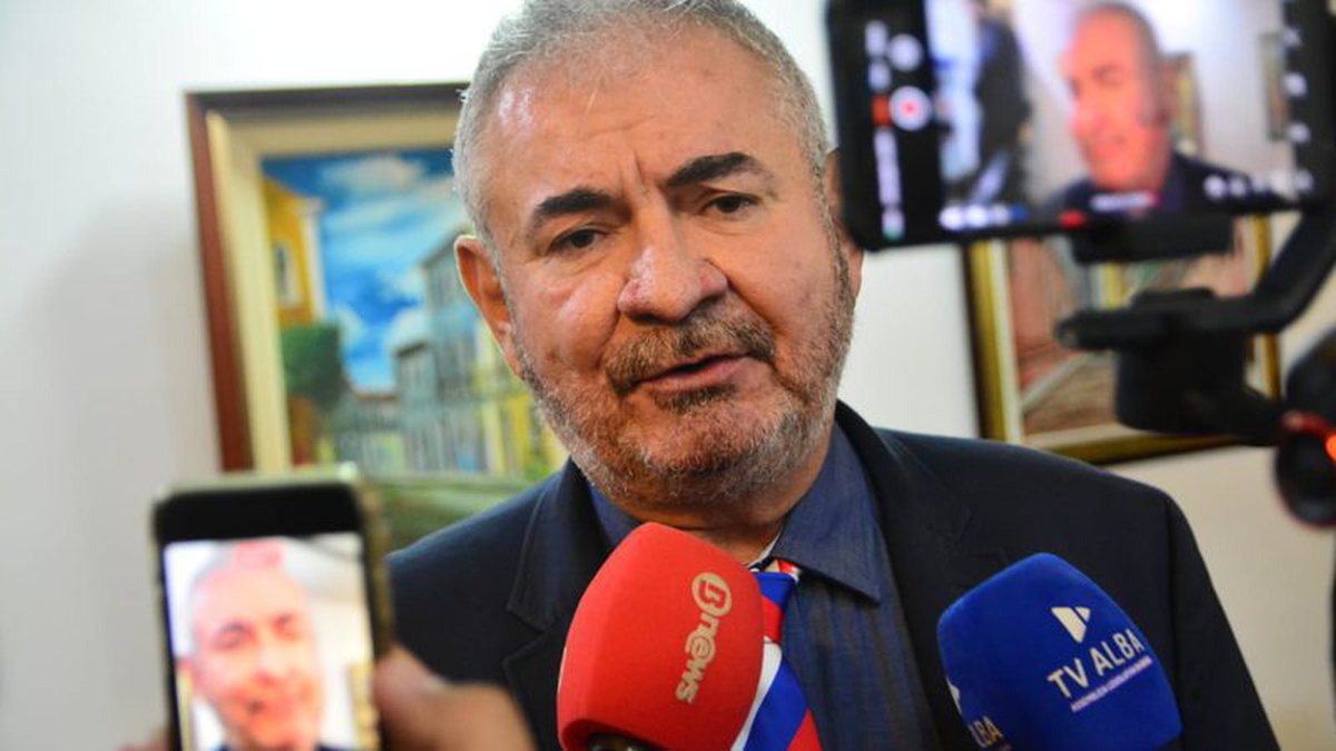 Em cima do muro: Angelo Coronel ainda não definiu se votará a favor da PEC pelo fim da escala 6x1