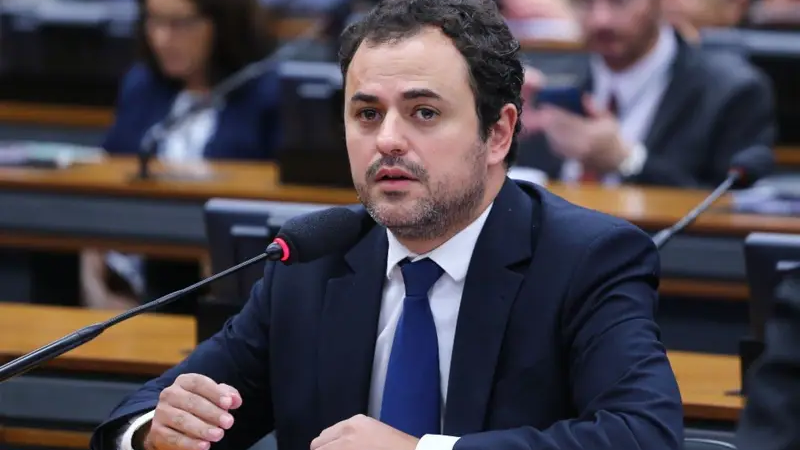 Bnews · Hugo Motta acusa Glauber Braga de desrespeito a Câmara e determina  apuração de possíveis excessos contra a imprensa