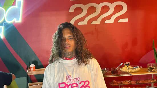 Imagem O que a Bahia fez com Vitão? Cantor revela nova fase inspirada no estado