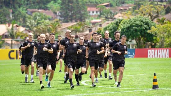 Imagem CBF envia contratos e inicia pagamento de salários para árbitros no Brasileirão