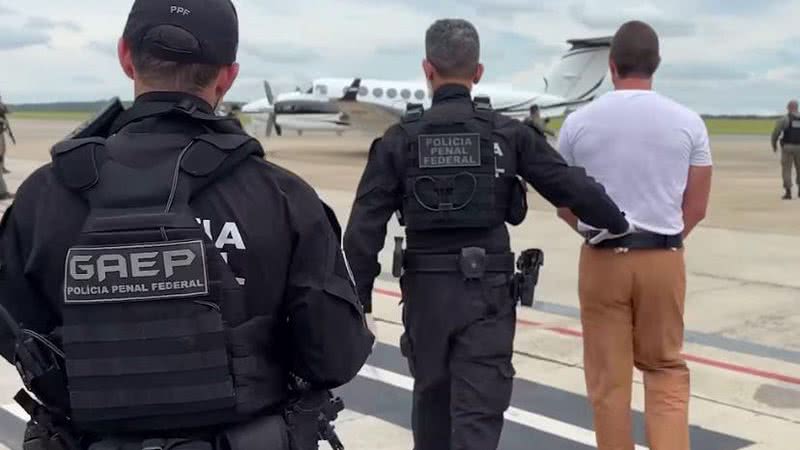 Minist&eacute;rio da Justi&ccedil;a divulga v&iacute;deo da transfer&ecirc;ncia de Daniel Vorcaro