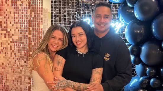 Imagem Filha de Xanddy e Carla Perez quebra silêncio sobre identidade da nova namorada