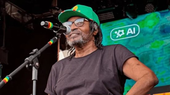 Imagem Edson Gomes foi acusado de violência doméstica por três mulheres