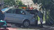 Carro derruba poste e deixa trânsito travado sentido aeroporto - Reprodução/Bnews