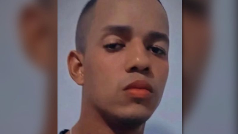 Imagem PM acusado de matar homem com 10 tiros na praia de Itapuã é preso