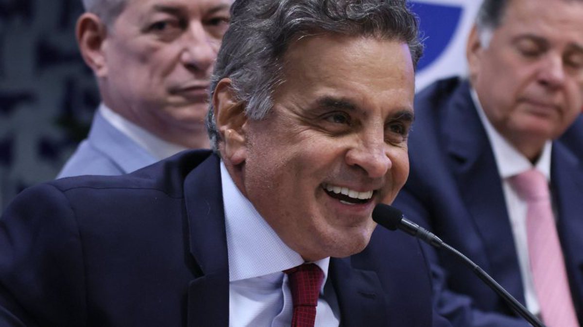 PSDB de São Paulo anuncia apoio à pré-candidatura de Aécio Neves à Presidência