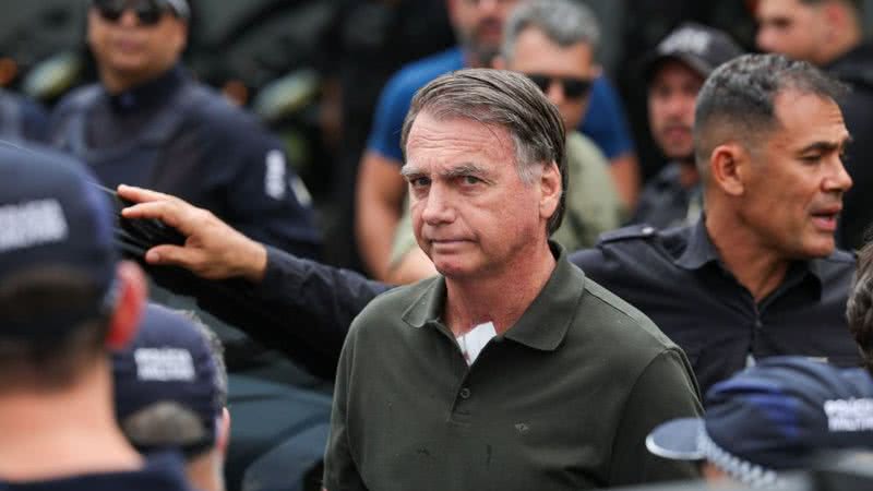 Imagem Ministro do STF abre prazo para PGR se pronunciar sobre revisão da condenação de Bolsonaro