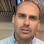 Imagem Eduardo Bolsonaro reage a críticas de Ricardo Salles e chama ex-ministro de “biruta político”
