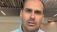 Imagem Eduardo Bolsonaro reage a críticas de Ricardo Salles e chama ex-ministro de “biruta político”