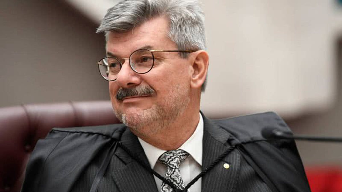 Ministro afastado por denúncia de assédio sexual tem salário reduzido de R$ 100 mil para R$ 35 mil