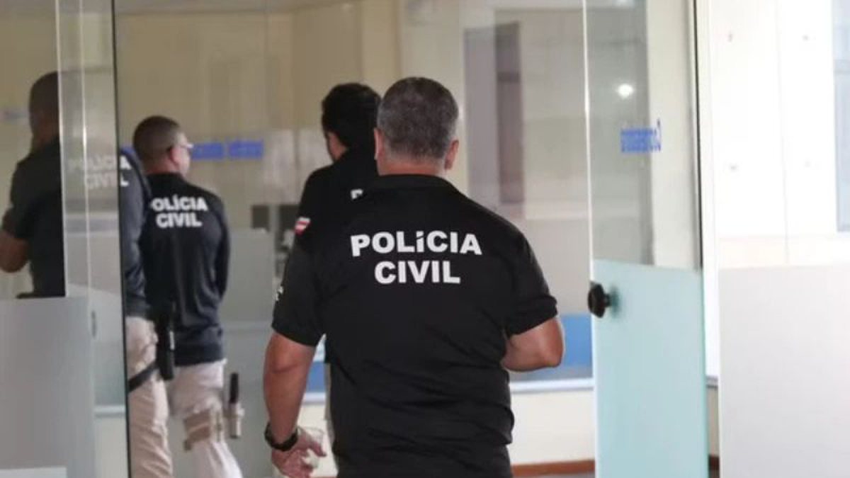 Suspeito é preso após agredir irmão com deficiência mental a socos na RMS