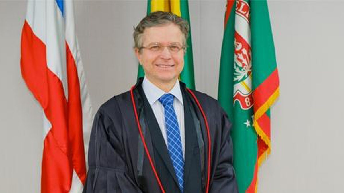 Após sete anos de atuação, desembargador Pedro Godinho se despede do TRE-BA com direito a homenagem especial