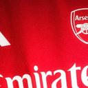 Reprodução / Redes Sociais / Instagram/ @adidasfootball / @arsenalwfc / @arsenal