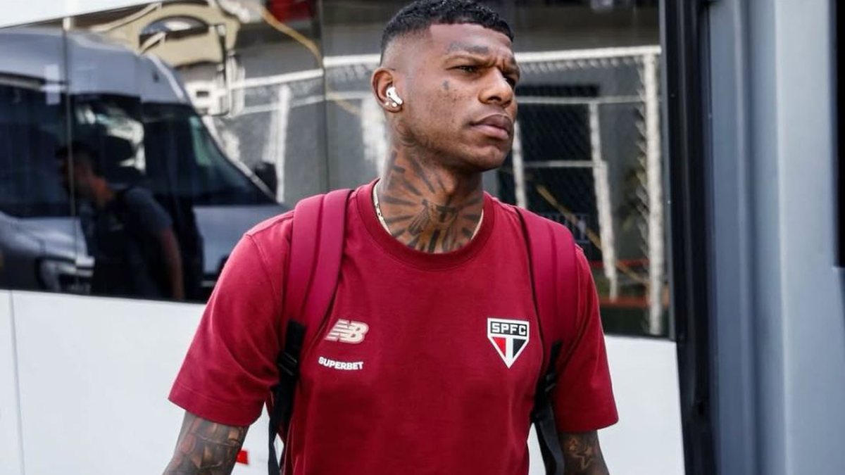 Jornalista desmente diretor e crava oferta do Vitória por Arboleda; saiba detalhes