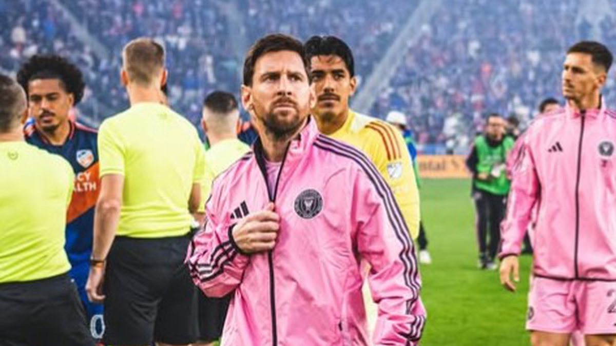 Messi fora da Copa? Craque sente dores, deixa jogo do Inter Miami e preocupa Argentina antes do mundial; veja vídeo