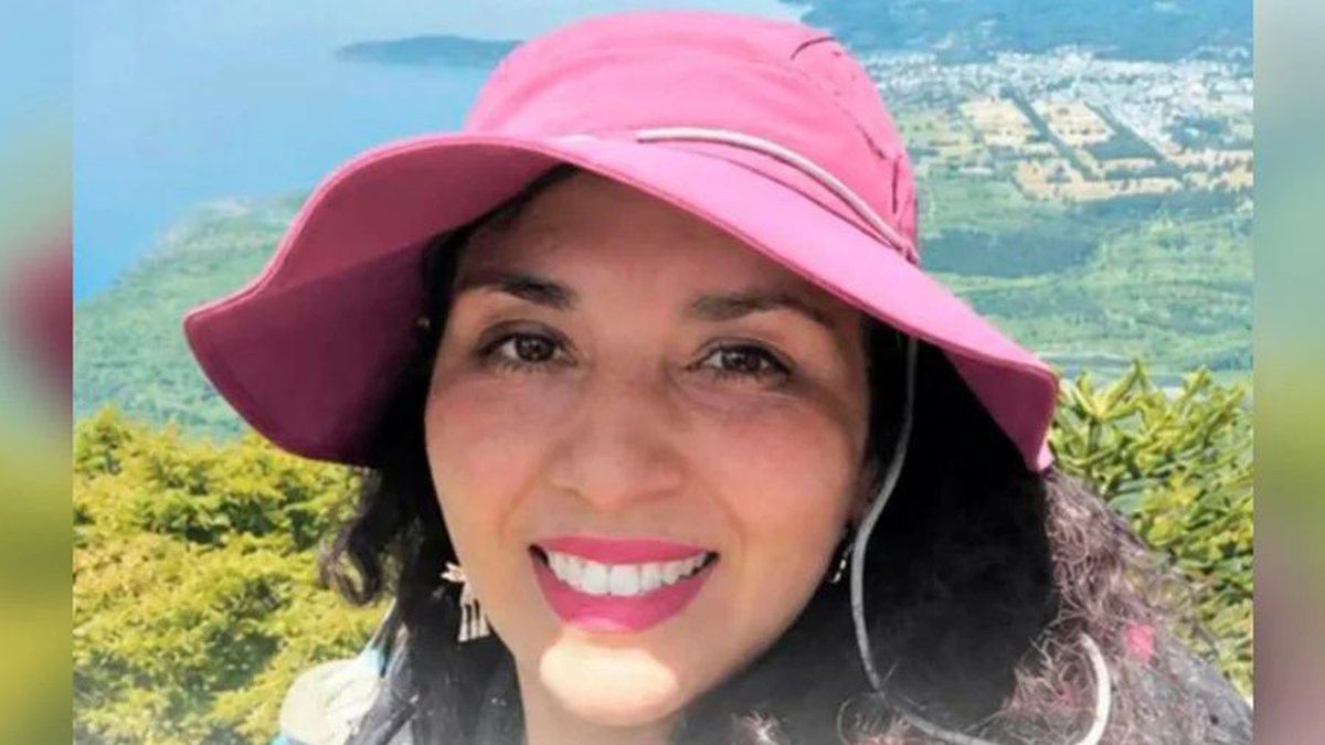 Mulher morre ao cair em vulcão durante viagem de aniversário