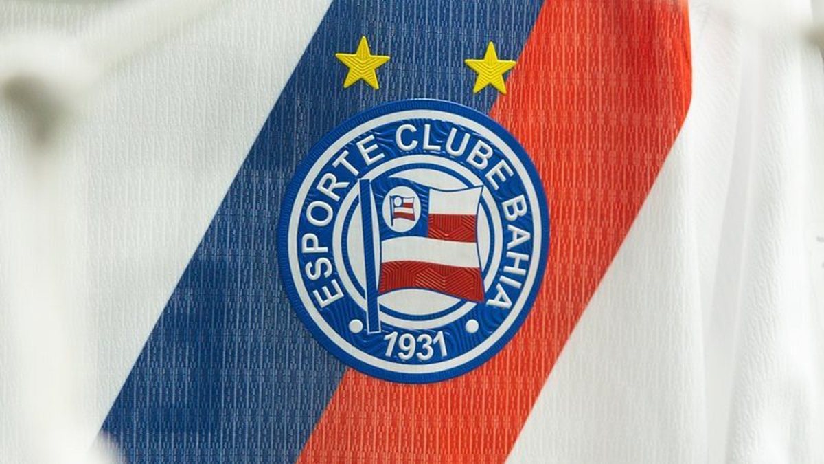 Ex-Bahia recebe homenagem após completar 200 jogos pelo clube; confira