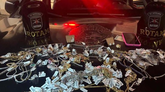 Imagem Criminosos roubam joalheria em shopping e levam mais de de 100 itens