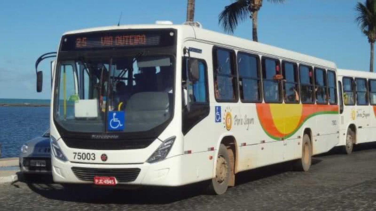 VÍDEO: Rodoviários iniciam greve de ônibus por tempo indeterminado em Porto Seguro