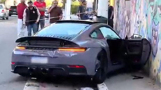 Famoso influenciador se envolve em acidente com carro de luxo