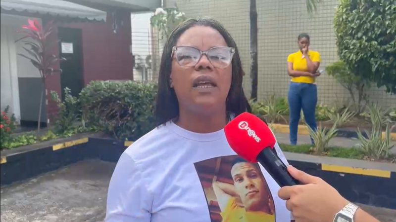Mãe de jovem que foi esquartejado em Salvador há dois anos desabafa após nova audiência do caso