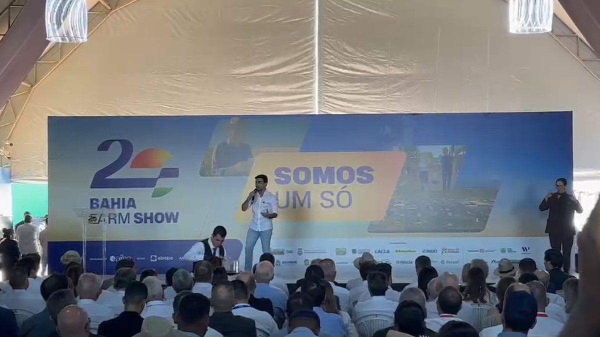 Júnior Marabá emociona o público com discurso na Bahia Farm Show, em Luís Eduardo Magalhães