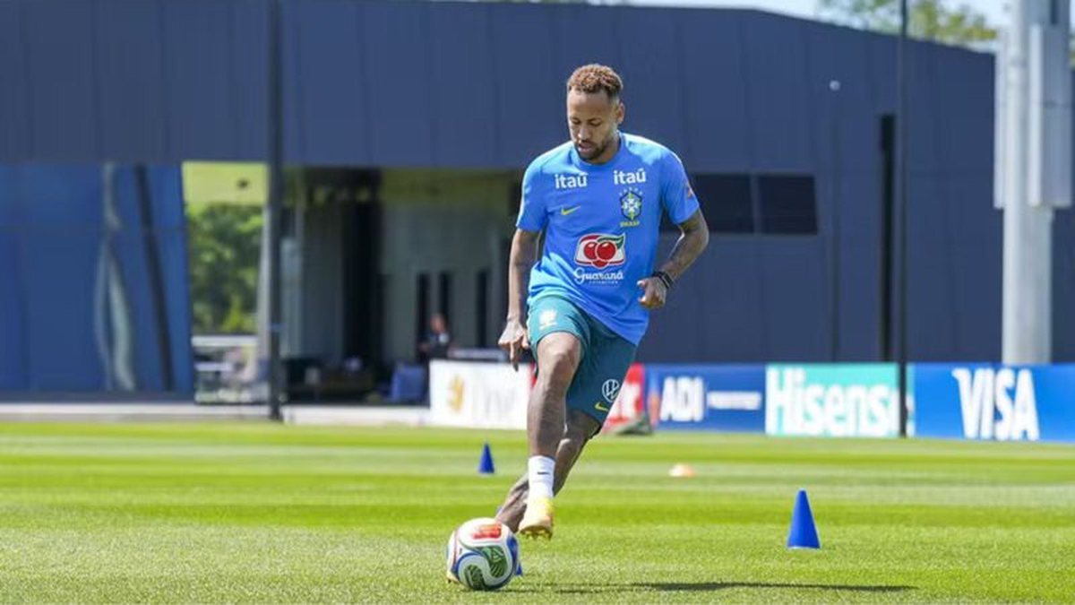 Em mensagem divulgada por seu pai, Neymar desabafa e fala em “se levantar”; confira