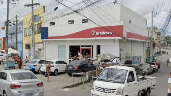 MAIS UMA! Bradesco fecha importante agência em Salvador e mais de 10 mil clientes são impactados