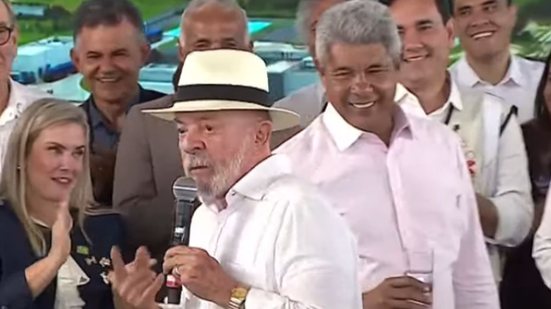 Imagem Lula dispara contra ACM Neto: “Tão mentiroso que quis se passar por negro”