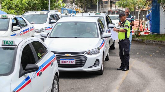 Taxistas que não passarem pela vistoria estarão sujeitos a multas. - Bruno Concha / Secom PMS