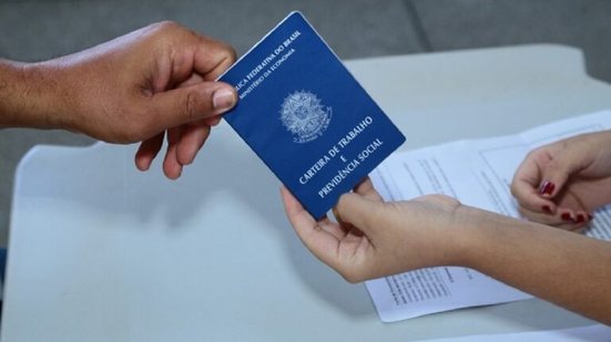 Vagas para pessoas de Paulo Afonso, Ilhéus, Valença, Eunápolis e Senhor do Bonfim, além de outras cidades estão na lista - Agência Brasil