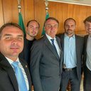 Jair Bolsonaro e filhos - Reprodução/Redes Sociais