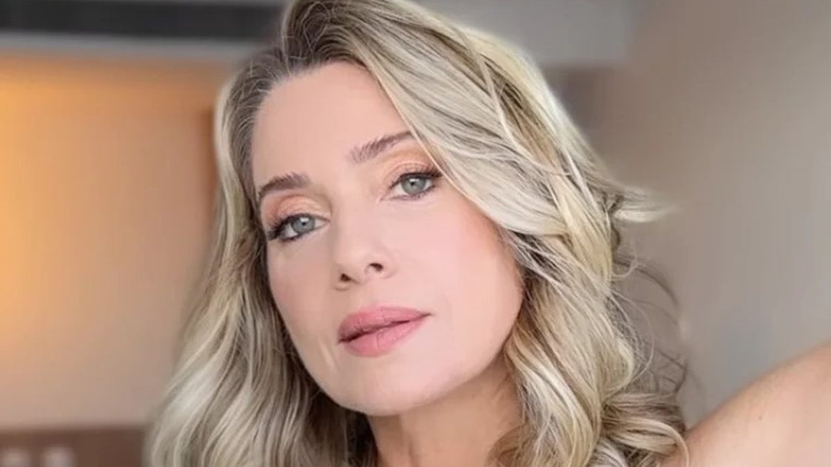 "UMA DEUSA": Aos 53 anos, Leticia Spiller surge completamente nua na web e leva seguidores ao delírio; veja fotos - QTU Questões do Universo