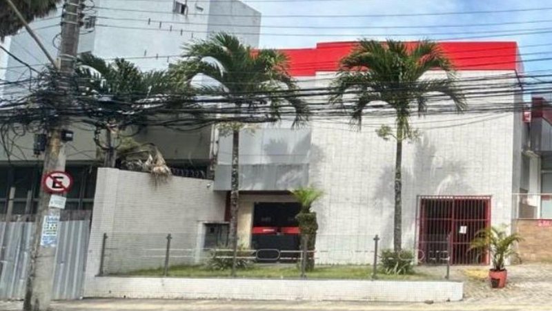 Clínica ortopédica de Salvador é alvo de ação de despejo por atraso de IPTU e aluguel