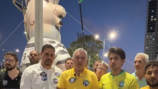 Protesto bolsonarista com boneco de Lula - Reprodução/Instagram/@capitaogirao