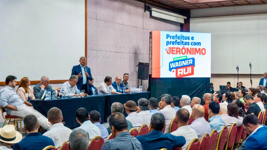 Encontro de prefeitos com Jerônimo - Matheus Landim