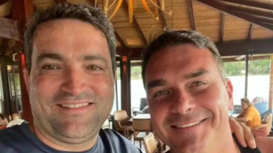 Willer Tomaz e Flávio Bolsonaro - Reprodução/Redes Sociais