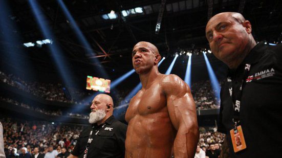 O brasileiro Gregory “Robocop” Rodrigues venceu Anthony “Fluffy” Hernandez por decisão unânime dos juízes na luta principal do UFC Sacramento, realizada na noite deste sábado (22), nos Estados Unidos - Redes sociais