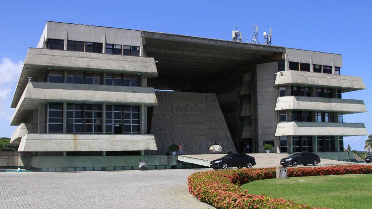 A corrida pela permanência: Maioria dos deputados tenta garantir mais quatro anos na ALBA - QTU Questões do Universo