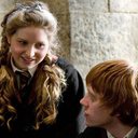Lilá Brown, um dos interesses amorosos do personagem Rony, foi interpretada pela atriz Jessie Cave - Divulgação: Filme Harry Potter e o Enigma do Príncipe (2009)