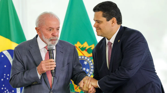 Lula e Davi Alcolumbre - Fabio Rodrigues-Pozzebom/Agência Brasil