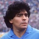 A bola utilizada por Diego Maradona no histórico gol da " Mão de Deus", marcado contra a Inglaterra na Copa do Mundo de 1986, foi arrematada por US$3,35 milhões, cerca de R$17,2 milhões, nos Estados Unidos - Cena do documentário Diego Maradona (Foto: Divulgação)