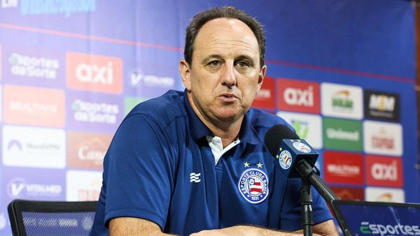 O técnico Rogério Ceni destacou a atuação do Bahia na Vitória por 2 a 0 sobre o Vitória, neste domingo (23), no Barradão, - Foto: Divulgação/E.C. Bahia