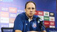 O técnico Rogério Ceni destacou a atuação do Bahia na Vitória por 2 a 0 sobre o Vitória, neste domingo (23), no Barradão, - Foto: Divulgação/E.C. Bahia