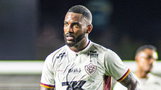o jogador  Ramon sofreu uma lesão muscular no jogo contra o Vasco pela Copa do Brasil (2) - Reprodução/ VITÓRIA