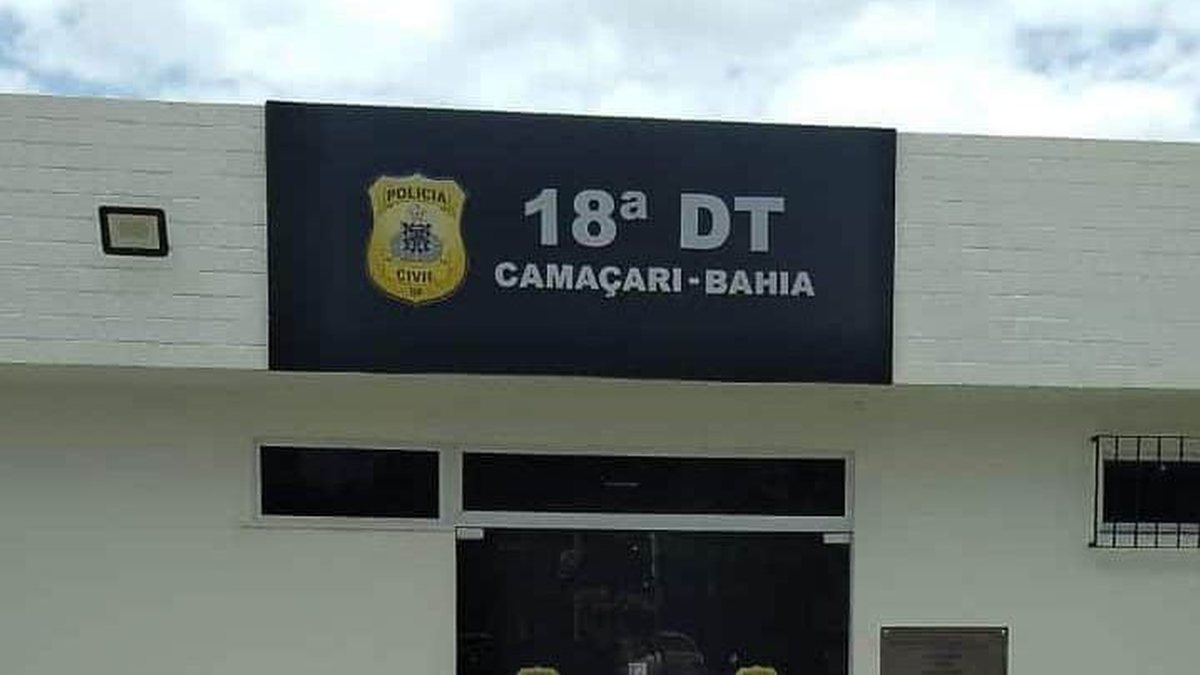 Jovem recebe garrafadas durante briga de rua e morre em praça pública de Camaçari
